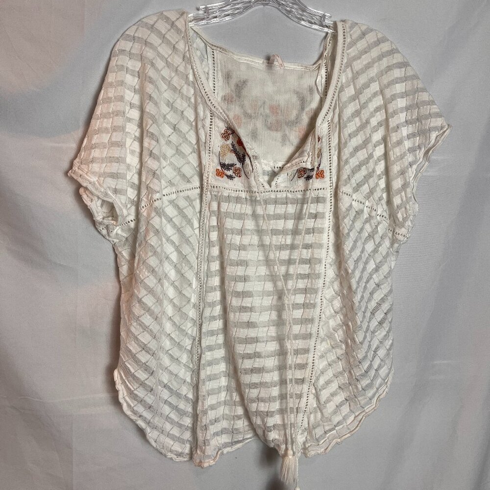 Women's Creme embroidered Free People Short Slv. Top Size M